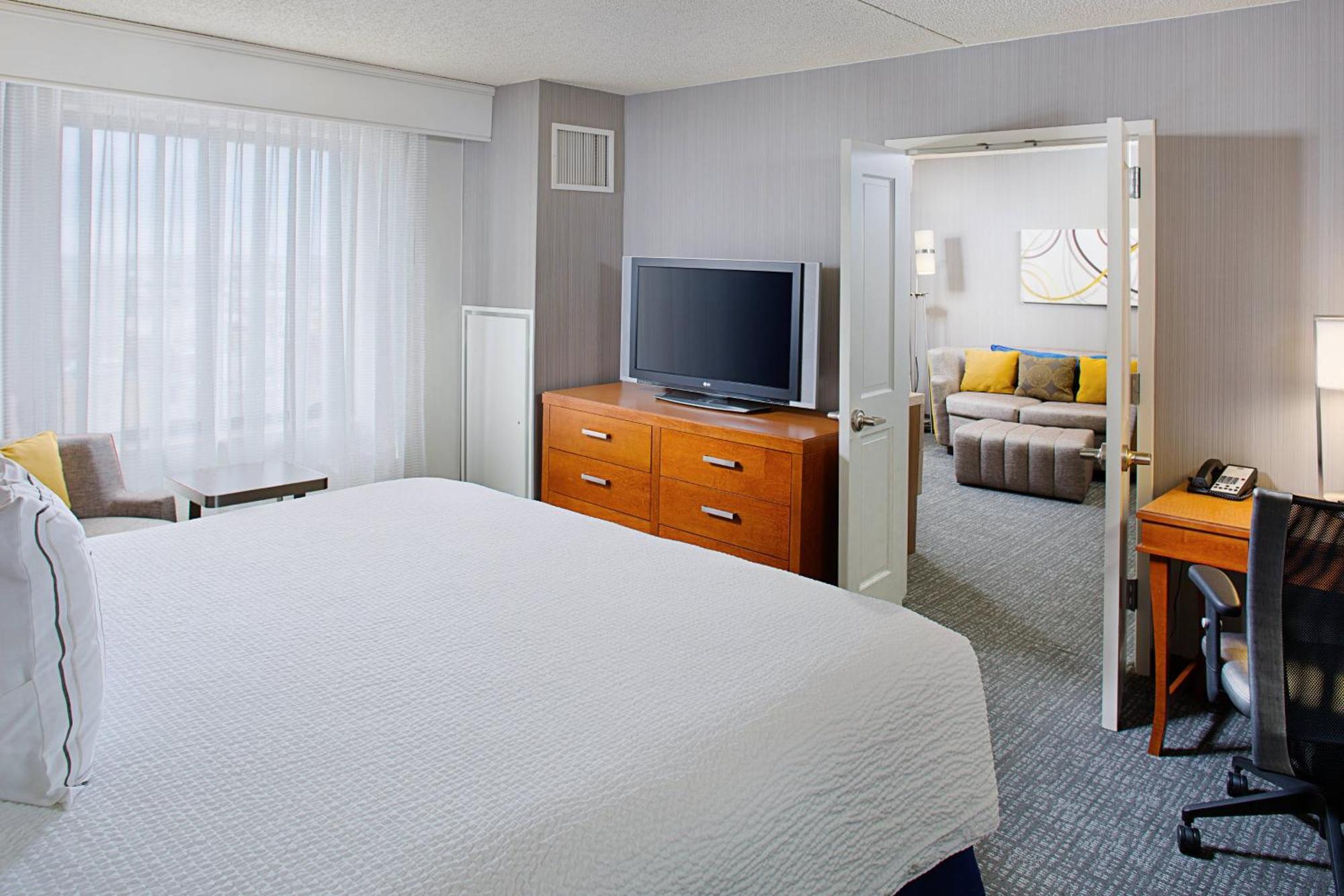 Courtyard By Marriott Atlantic City Beach Block Exterior photo